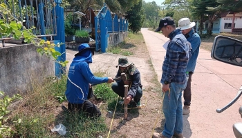 ออกสำรวจจุดติดตั้งเสาไฟฟ้าแบบยืดหดได้พร้อมโคมไฟโซล่าเซลล์ 60 วัตต์ โครงการพัฒนาแหล่งท่องเที่ยวดูนดอกกาบย่าสองนาง บ้านเม็ก หมู่ที่ 1